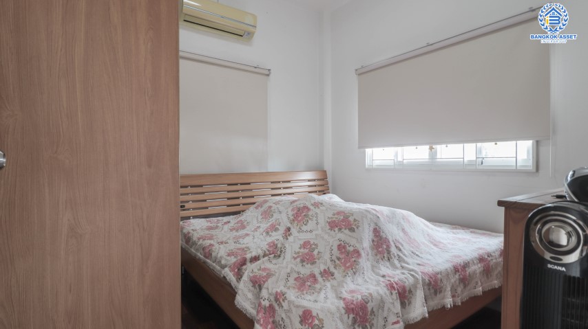 *****บ้านเดี่ยวมือสองนนทบุรี หลังมุม!  ม.ปิยวรารมย์4 บ้านกล้วย-ไทรน้อย เน้นความเป็นส่วนตัว ร่มรื่น บนเนื้อที่ 53.2 ตร.ว. พร้อมฟังก์ชั่น 3 ห้องนอน 2 ห้องน้ำ  การเดินทางสะดวกสบาย ใกล้เซ็นทรัลเวสต์เกต และรถไฟฟ้า "สถานีคลองบางไผ่"